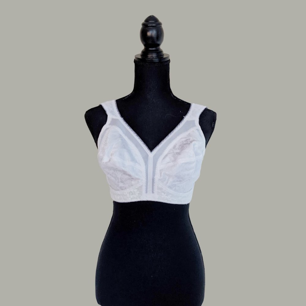Vintage Timeless Comfort white lace bra size 36D